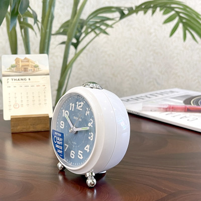 Đồng hồ Rhythm CRE313NR03 – KT 8.3 x 9.2 x 5.3cm.Vỏ nhựa. dùng PIN