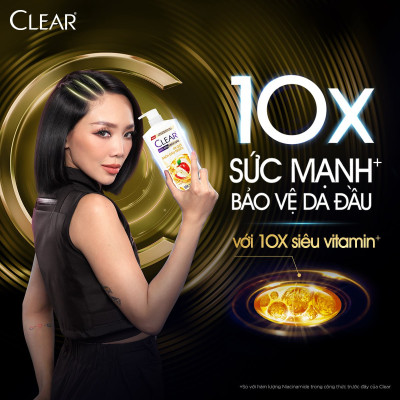 Dầu Gội Clear Thảo Dược Nuôi Dưỡng Da Đầu Từ Gốc, Sạch Gàu Và Giảm Gãy Rụng 630g - Gừng & Hoa Cúc