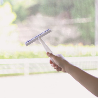 Bàn chải vệ sinh rèm cửa, cửa kính đa năng Kokubo 26cm có móc treo tiện dụng - Made in Japan