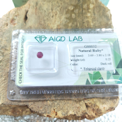 Viên đá Ruby tấm thiên nhiên G00032