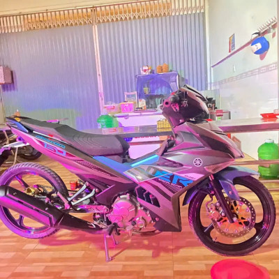 rổ đựng đồ sơn Carbon VÀ DEN NHÁM gắn Exciter 150 