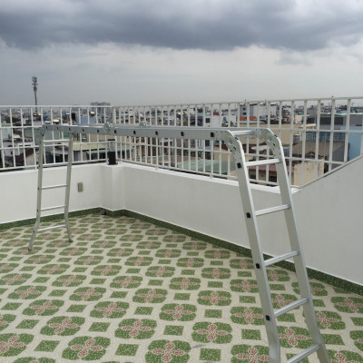 Thang nhôm gấp 4 đoạn SUMIKA SK605, chữ A - 2.9m, chữ I - 5.8m, 14 tư thế sử dụng, tải trọng 150kg