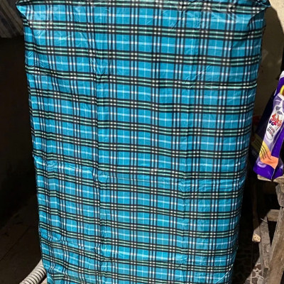 Áo bao    máy giặt cửa trước( ngang)  cho các máy từ 11 - 15kg  , vải dù dày siêu bền , chống nước  và  thoáng khí  , hoa văn   trang nhã , bảo vệ máy sạch sẽ và mới giao màu ngẫu nhiên