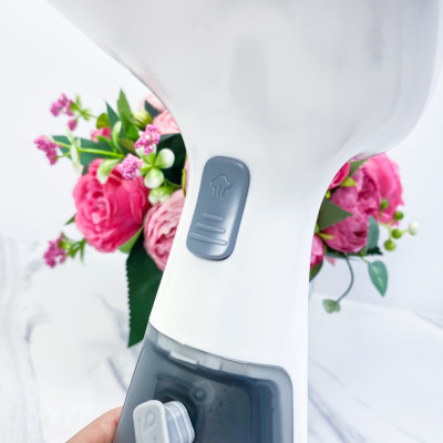 Bàn Ủi Mini Hơi Nước Cầm Tay LocknLock ENI241 (260ml) - ENI148 (120ml) - Hàng Chính Hãng