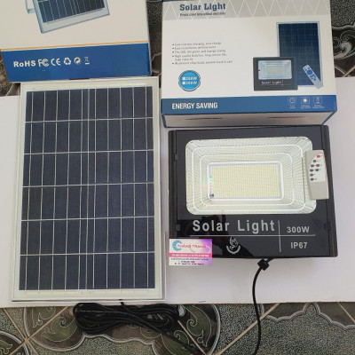 Đèn led pha năng lượng mặt trời 300w IP67 có remote tấm pin rời dây dài 5m 