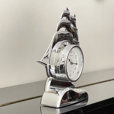 Đồng hồ Rhythm 4RP705WS19 Kt 23.3 x 25.9 x 6.6cm, 370g Vỏ nhựa. Dùng Pin.