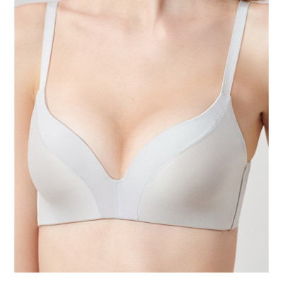 Áo lót nữ nâng ngực không ngọng Triumph 1610/2289 mút mỏng, trơn, bản lưng 2 móc cài ôm trọn bầu ngực, nâng đỡ hoàn hảo