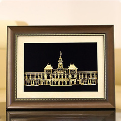 Tranh Tòa nhà UBND TP Hồ Chí Minh mạ vàng