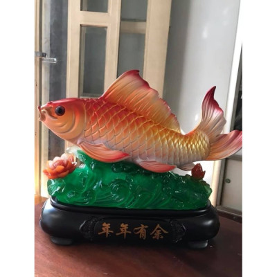 Tượng Cá Chép Đỏ Vẫy Đuôi Phong Thủy mới lớn đế hoa Size Dài 43cm Cao 32cm Sâu 15cm mệnh hỏa thổ ý nghĩa Anh Chị trưng tượng phòng khách ở nhà công ty ý nghĩa có cá có tiền ạ