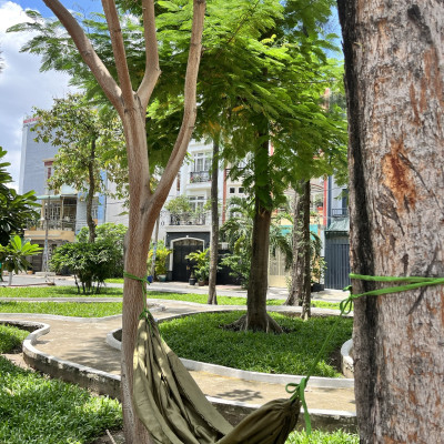 Võng dù 2 lớp BAN MAI, gọn nhẹ 230x145 cm, nặng 600gr (Giao màu ngẫu nhiên)