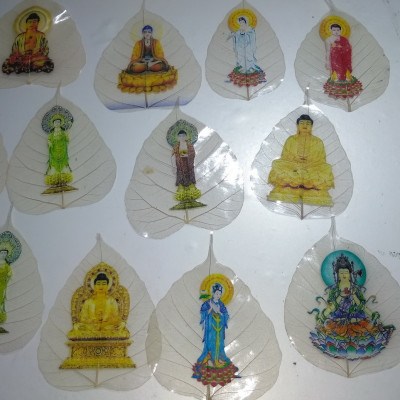 Tranh treo tường trang trí nhà cửa có khung cao cấp mẫu Mẹ quan âm, adida, Tranh Phật Quan Âm Trên Là Bồ Đề HPB-2324