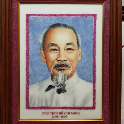 Tranh đá tự nhiên - Chân dung Chủ Tịch Hồ Chí Minh