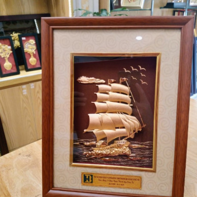 Tranh Thuyền Dát Vàng