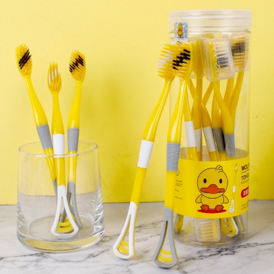 Đồ dùng vệ sinh -Hộp 8 cây bàn chải 2 in 1 cho bé ,kèm dụng cụ cạo lưỡi ,giúp giảm vi khuẩn gây sâu răng và hôi miệng ,cán cầm chống trượt ,lông bàn chải sợi tơ siêu mềm , giúp chải răng sạch hơn ,an toàn và tiện lợi