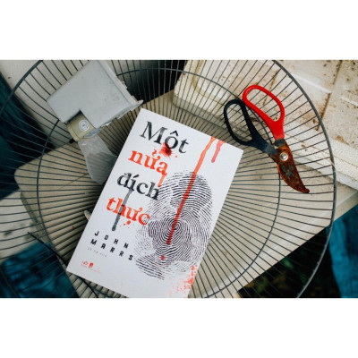 Sách - Một nửa đích thực