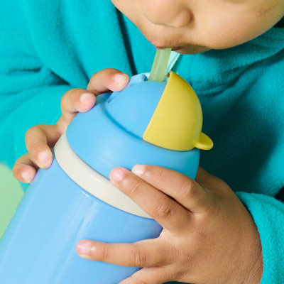 Bình uống nước giữ nhiệt có ống hút chống tràn, chống sặc Tommee Tippee ACTIVE STRAW, 266ml, cho bé từ 12 tháng – Xanh