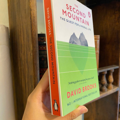 Sách - The Second Mountain by David Brooks | Philosophy / Self Help / Psychology English Book