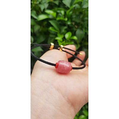 Vòng tay Charm Đá Đào Hoa hồng tươi tự nhiên bóng đẹp phối dây đen may mắn có khoen chỉnh theo tay lớn nhỏ được Nữ mệnh hỏa, mệnh thổ đeo xinh tay may mắn tài lộc tốt công việc ạ