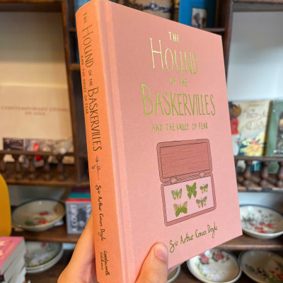 Sách - Hound of the Baskervilles & Valley of Fear by Sir Arthur Conan Doyle | Ngoại văn Bìa cứng