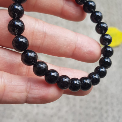 Vòng tay nữ thạch anh tóc đen dầy kín tự nhiên size hạt 8mm màu đen đậm bóng đẹp hợp mệnh thủy mệnh Mộc đeo đẹp may mắn hợp mệnh tuổi tốt sức khỏe công việc ạ