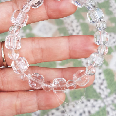  Vòng tay phong thuỷ nữ đá thạch anh trắng trong tự nhiên kiểu vuông giác tròn Size hạt vuông 10mm hạt tròn nhỏ 6mm Nữ mệnh kim mệnh Thủy đeo hợp may mắn tốt sức khoẻ công việc ạ