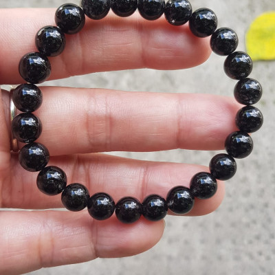 Vòng tay nữ thạch anh tóc đen dầy kín tự nhiên size hạt 8mm màu đen đậm bóng đẹp hợp mệnh thủy mệnh Mộc đeo đẹp may mắn hợp mệnh tuổi tốt sức khỏe công việc ạ