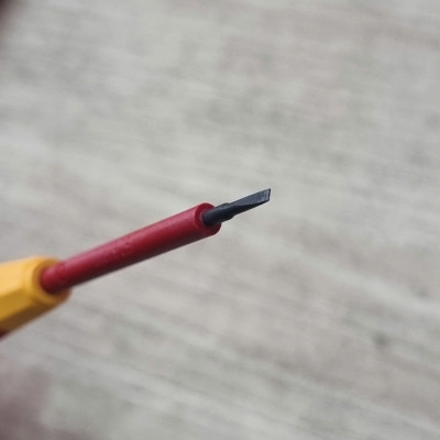 Tua vit cách điện đầu dẹp Wiha 42375 (2 x 50 x 152)