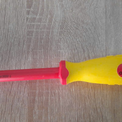 Tua vít vặn đai ốc cách điện 1000V VDE 13mm x 125mm SATA 61413