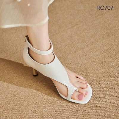 Sandal nữ xỏ ngón, khóa kéo sau, gót nhọn ROSATA RO707 -8p- Đen, Trắng - BKSTORE