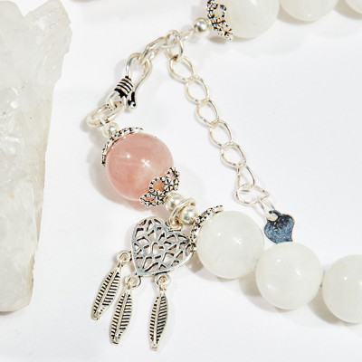 Vòng tay phong thủy nữ đá xà cừ trắng charm dreamcatcher 8mm mệnh thủy , kim - Ngọc Quý Gemstones