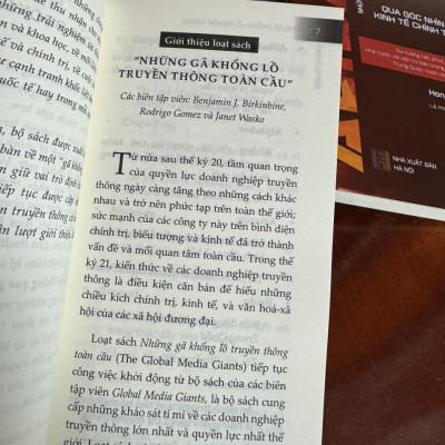 COMBO 10 CUỐN NHỮNG GÃ KHỔNG LỒ TRUYỀN THÔNG QUA GÓC NHÌN KINH TẾ CHÍNH TRỊ - Lyceum - NXB Đà Nẵng