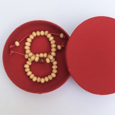 Cặp Vòng Dâu Tằm Gắn Đá Phong Thuỷ Cho Bé Sinh Năm 2020 Tặng Kèm Hộp Đỏ 