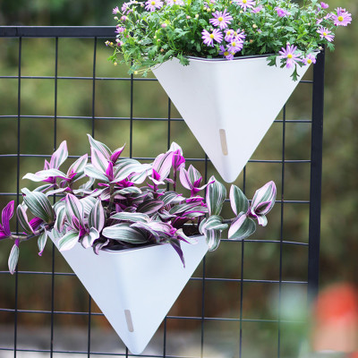 Chậu treo tường tự tưới hình tam giác MONROVIA, thiết kế thông minh, treo ban công, trong nhà, tiêu chuẩn châu Âu