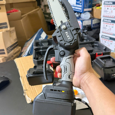 Máy Cưa Xích Dùng PIN Elex Lõi Đồng Mạnh Mẽ Bền Bỉ - Máy Cưa Cầm Tay Mini Cưa Tất Cả Loại Gỗ Siêu Khỏe, Tiện Lợi Dùng Cho Mọi Gia Đình, Bảo Hành 1 Năm