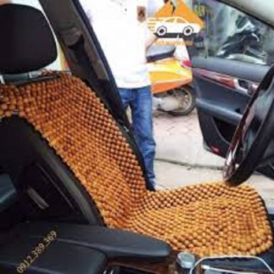 Đệm lót ghế ô tô hạt gỗ pơ mu