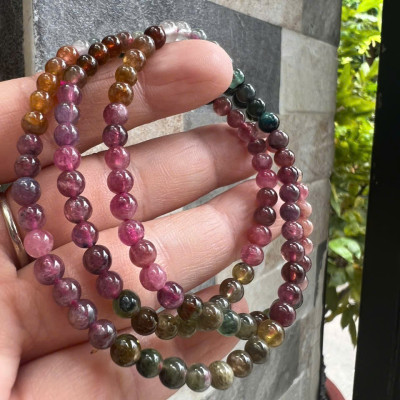 Vòng Chuỗi Nữ Đá tourmaline quấn 3 vòng size hạt 4mm nhiều màu đa sắc Chị Em Nữ đeo tay rất xinh đẹp may mắn tốt cho công việc cuộc sống ạ