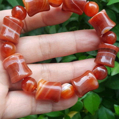 Vòng tay đá mã não đỏ kiểu Vòng kiểu hạt to thống 14mm với hạt tròn 10mm Anh Chị mệnh hỏa mệnh thổ đeo xinh đẹp tay ạ