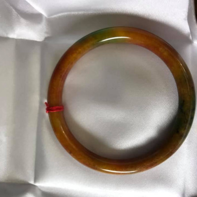 CHIẾC VÒNG TRÒN MÃ NÃO TỨ QUÝ 56 NỮ TỪ 54KG ĐÉNN 63KG ĐEO  MÀU ĐỎ CAM 2 VÂN XANH  SIZE VÒNG NGOÀI 71MM4 DẦY 7MM5 NI VÒNG ĐEO VỪA TAY LÀ 56MM