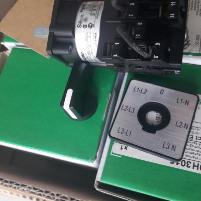 Công tắc chuyển pha K1F027MLH 