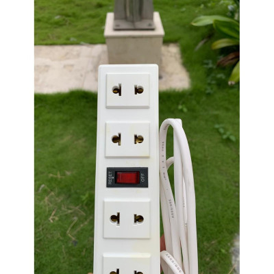 Ổ cắm Điện Quang ĐQ 001A-01 (6 lỗ 2 chấu) - Năm SX 2014, 2015 - Bảo hành 12 tháng