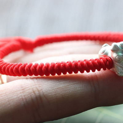 Vòng Tay Kết Dây Tuổi Hợi Ngọc Quý Gemstones