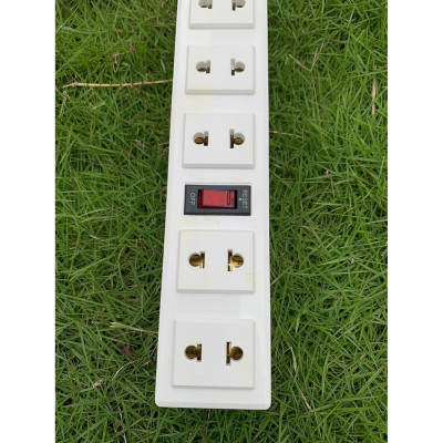 Ổ cắm Điện Quang ĐQ 001A-01 (6 lỗ 2 chấu) - Năm SX 2014, 2015 - Bảo hành 12 tháng