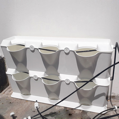 Chậu Trồng Cây Đứng Nhập Khẩu Châu Âu áp tường dạng tường xanh thẳng đứng hiệu Minigarden Vertical (Trọn bộ 3 SET + 1 KHAY nước)