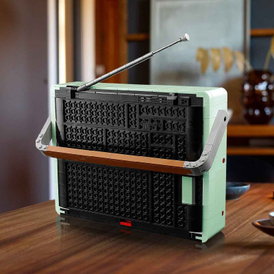LEGO ICONS 10334 Đồ Chơi Lắp Ráp Đài Radio Cổ Điển (906 chi tiết)