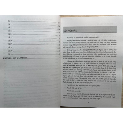 Sách - Đề luyện tập môn Ngữ Văn & Khoa học xã hội
