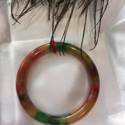 VÒNG TAY ĐÁ MÃ NÃO TỨ QUÝ ĐẸP  SIZE VÒNG 53MM  MÀU ĐỎ VÀNG XANH ĐẬM ĐẸP NỮ 52KG ĐẾN 63kg ĐEO 