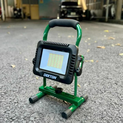 COMBO Đèn công trình Dekton chân pin M21-D500LM KÈM 1 PIN M21-B3A5C + 1 SẠC M21-S20 DEKTON - KM_T8 -HÀNG CHÍNH HÃNG