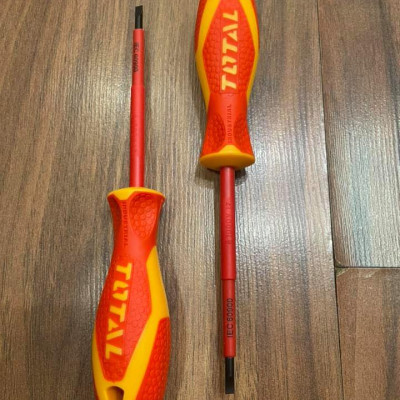 TUA VÍT DẸP CÁCH ĐIỆN 1000V TOTAL THTIS4100, THTIS5125, THTIS6150 - HÀNG CHÍNH HÃNG