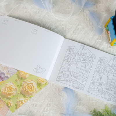 Sách tô màu Tiệm postcard trong khu rừng nhỏ - Đinh Tị Books