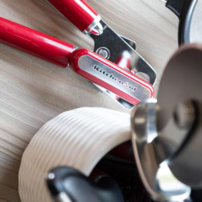 KitchenAid - Dụng cụ khui hộp đa năng màu đỏ